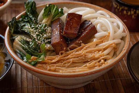   Le Tofu Pourri de Bozhou: Un Trésor Olfactif Caché dans une Mer de Saveurs Umami ?