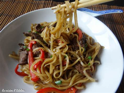  Les Nouilles de Riz au Boeuf Frit: Un Délice Savoureux et Piquant à Explorer !